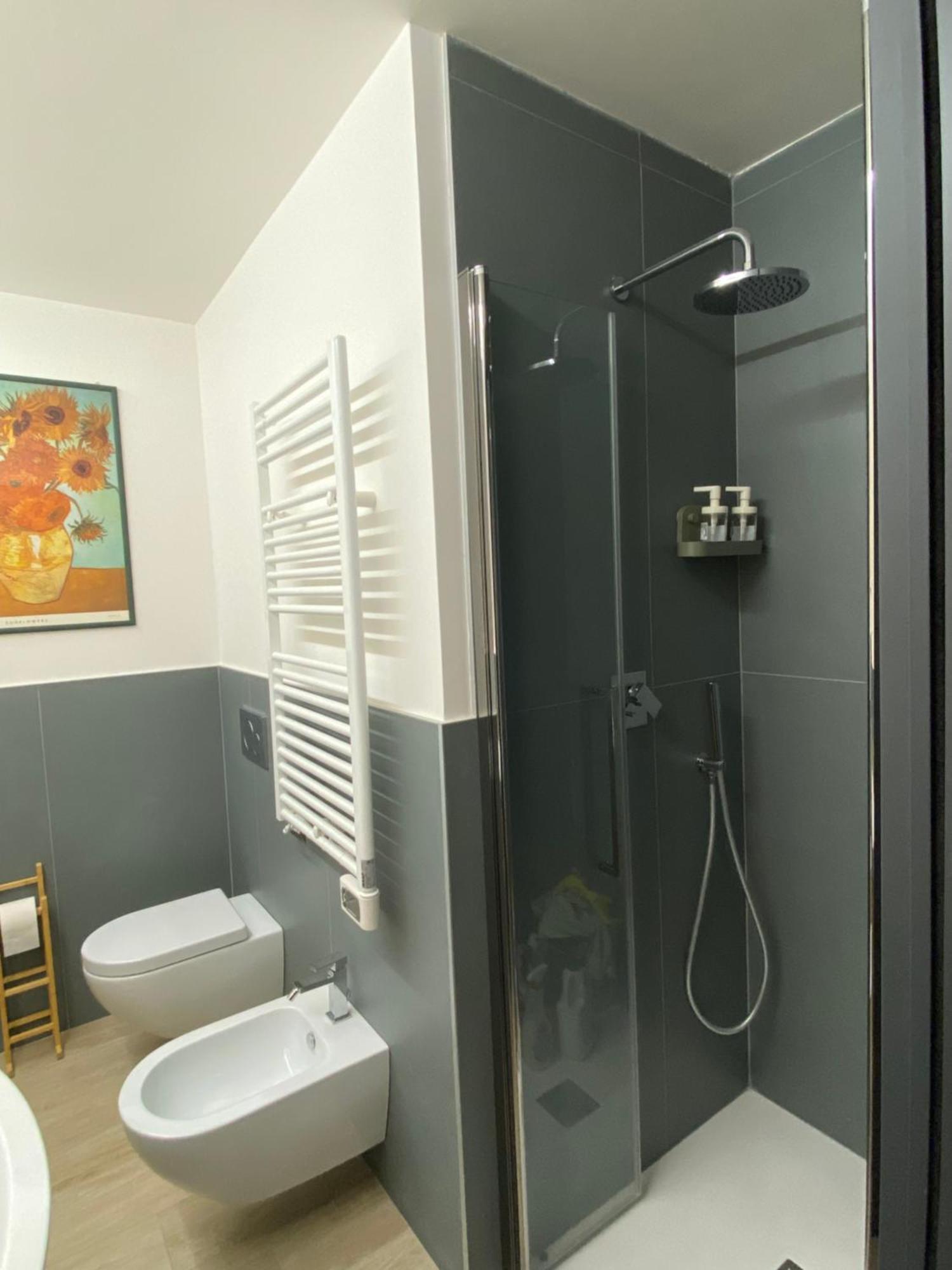 רומא Villino Ancillotto With Garden And Parking Motorcycle Space מראה חיצוני תמונה