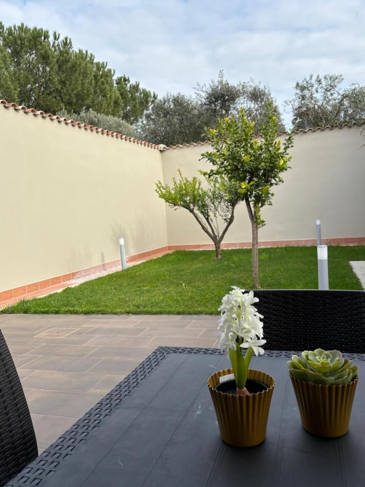 רומא Villino Ancillotto With Garden And Parking Motorcycle Space מראה חיצוני תמונה